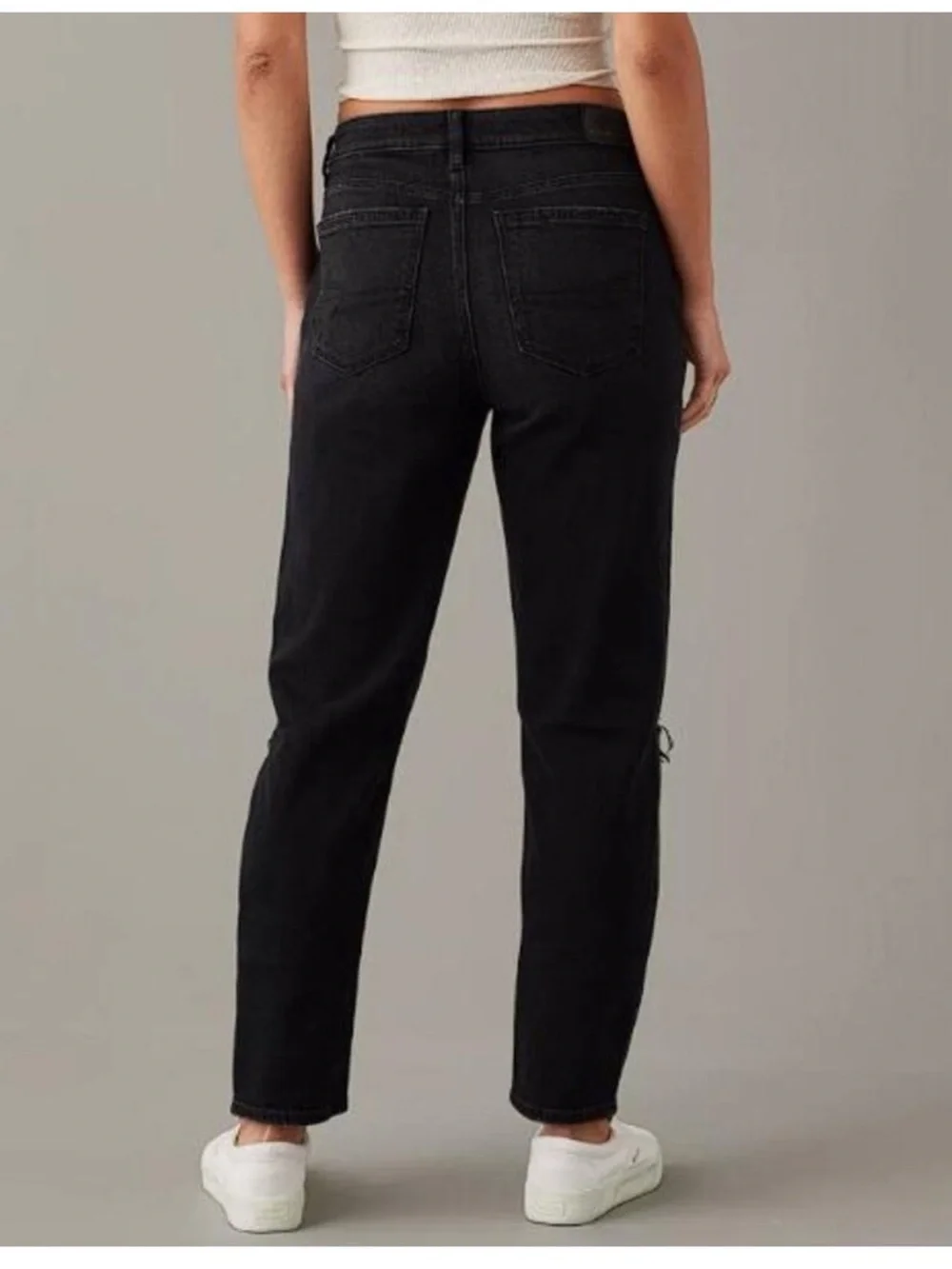 American Eagle Strigid Washed Black Distressed Ripped Knee Raw Hem 2 High Rise